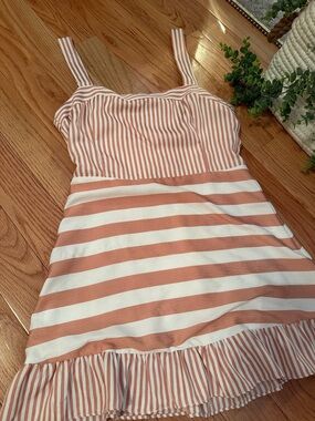 BOUTIQUE WILD HONEY STRIPED SHORT DRESS PEACH & WHITE SIZE MEDIUM